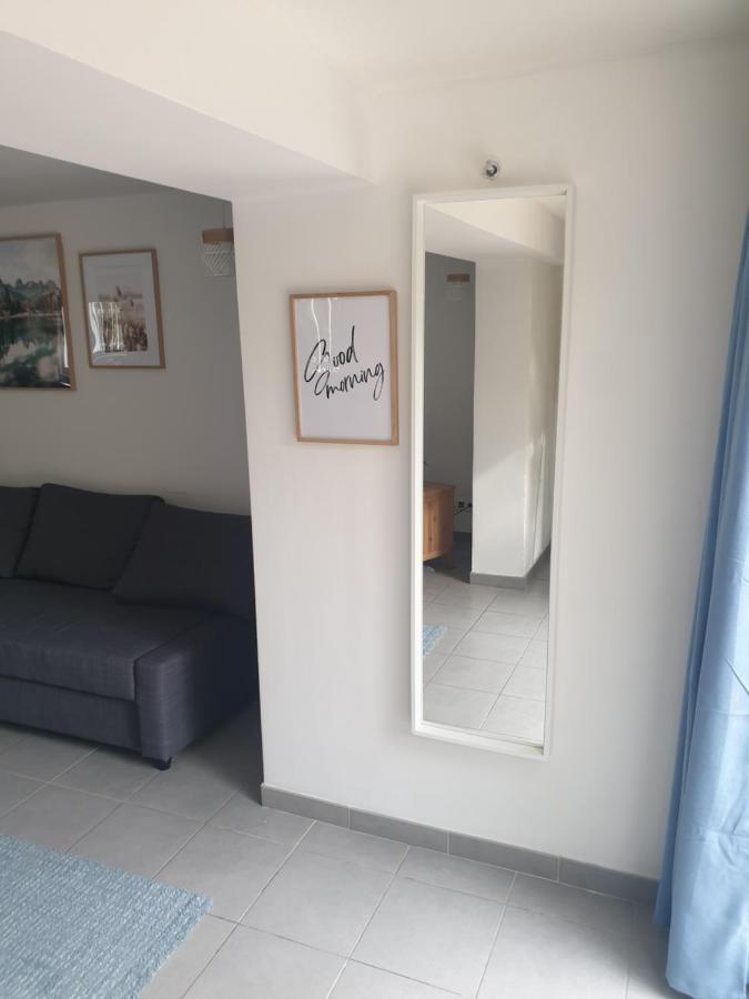 Logement privé, spacieux et moderne, situé entre le LUBERON, la côte marseillaise, la Provence et ses richesses. Pertuis Extérieur photo