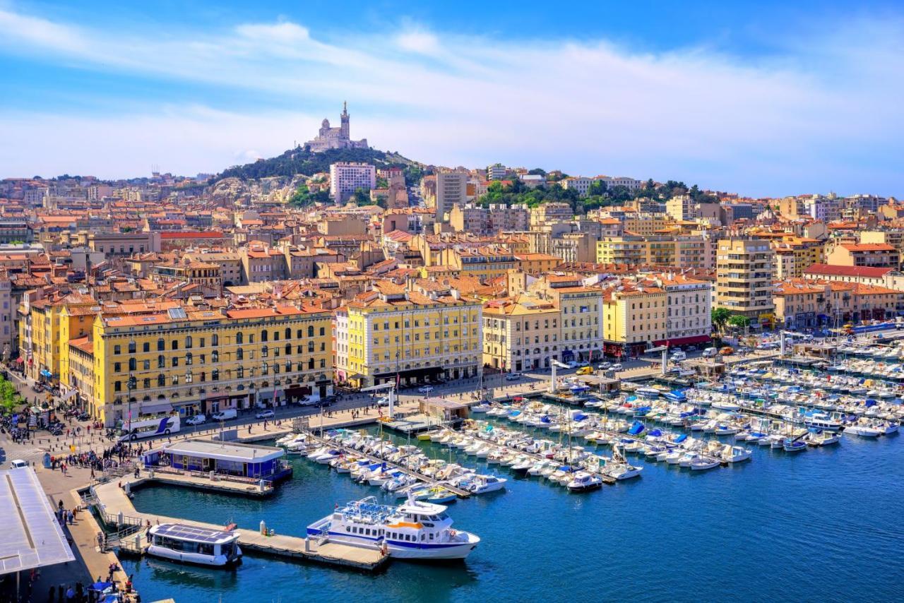 Logement privé, spacieux et moderne, situé entre le LUBERON, la côte marseillaise, la Provence et ses richesses. Pertuis Extérieur photo